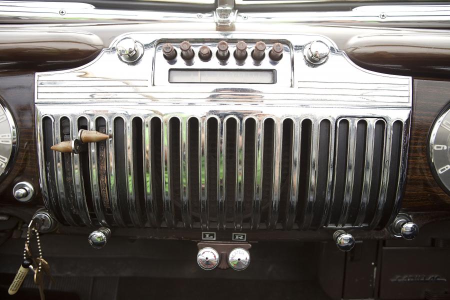  Cadillac Series 62 Convertible Coupe 1942 года  (фото 37 из 48)